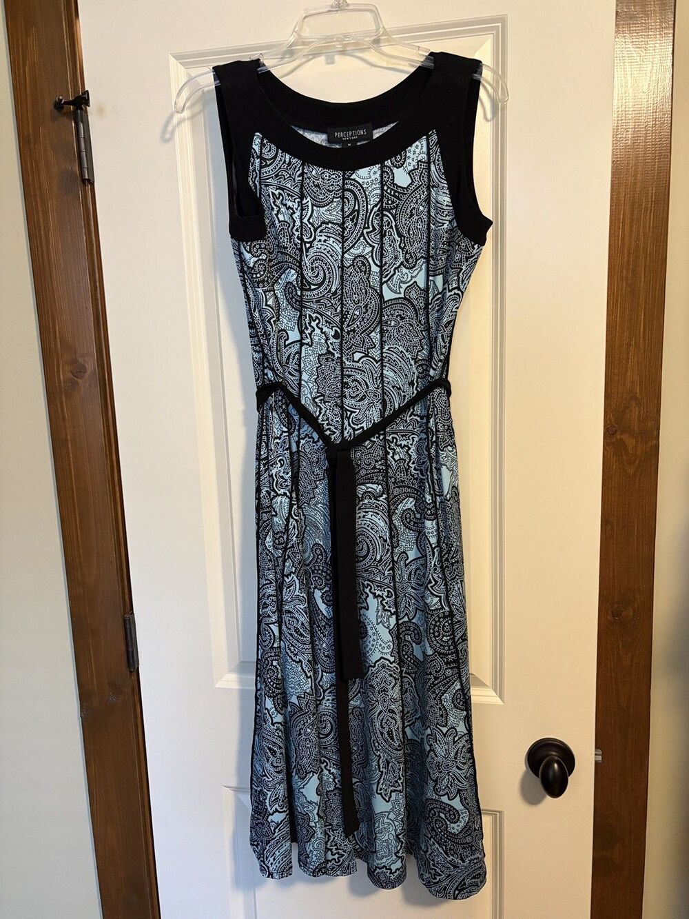 Perceptions Dress Paisley Blue Black Stretch Sleeveless Belted Midi Medium